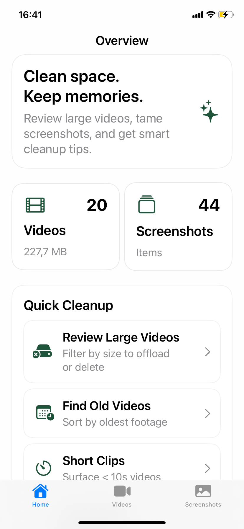 Duplicate photo detection interface showing grouped similar photos